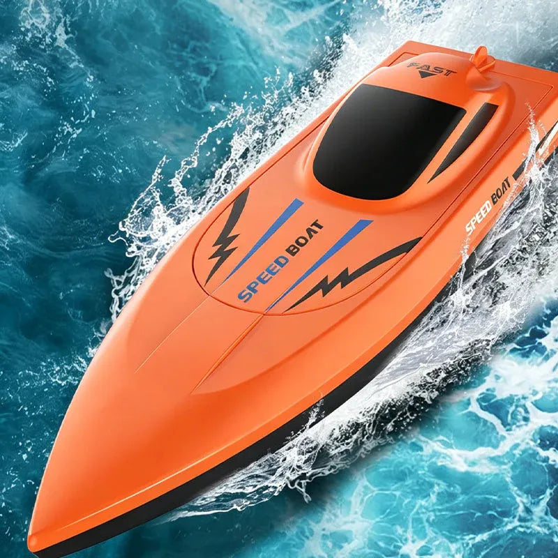 🥳2026 HOT SALE🥳💞50K+ SOLD!🌊⚡ ! Dual‐Motor RC Boat – Twin engines, 2.4GHz control, waterproof & impact‐resistant. Slice through waves at insane speed! 🌊🚤